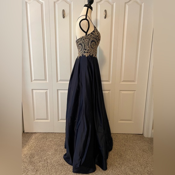 Betsy & Adam evening gown - Picture 6 of 7